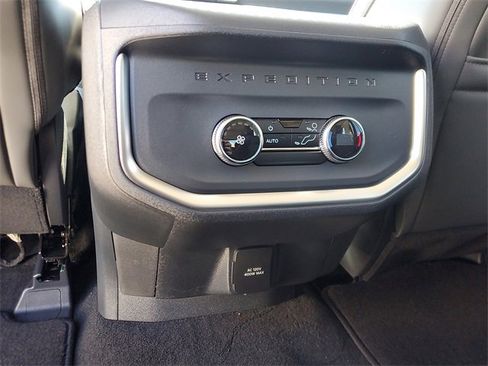 New 2025 Ford Expedition Active image 15