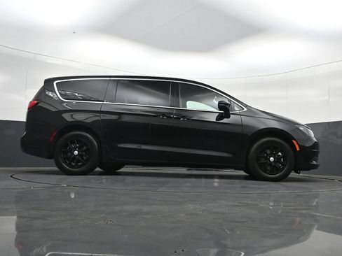Used 2026 Chrysler Voyager LX FWD image 39