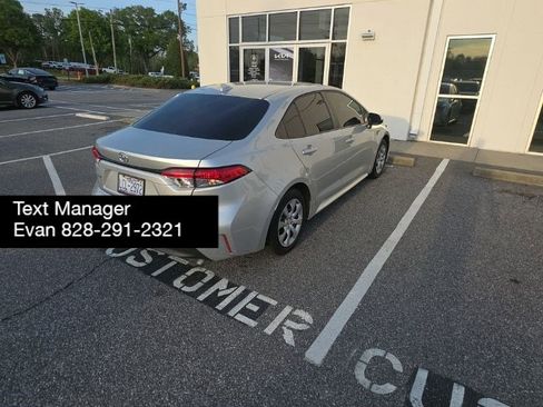 Used 2024 Toyota Corolla LE image 4