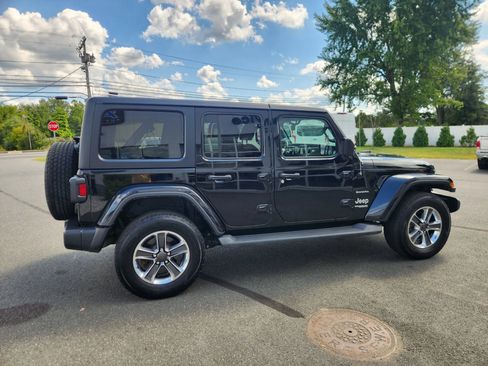 Used 2021 Jeep Wrangler Unlimited Sahara w/ Cold Weather Group image 15