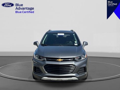 Used 2020 Chevrolet Trax LT w/ Driver Confidence Package FWD image 3