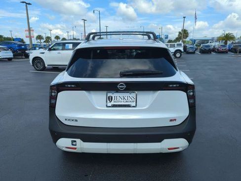 Certified 2025 Nissan Kicks SR FWD image 7