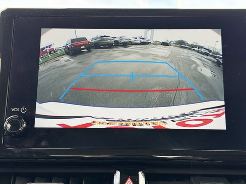 Used 2025 Toyota Corolla LE image 31