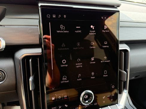 Used 2025 GMC Acadia AT4 AWD/4WD image 38