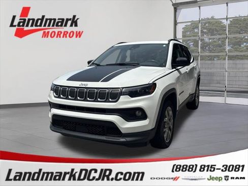Certified 2022 Jeep Compass Latitude w/ Sun and Sound Group AWD/4WD image 1