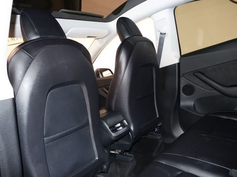 Used 2022 Tesla Model Y Long Range AWD/4WD image 48