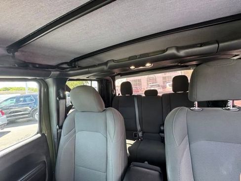 Used 2022 Jeep Gladiator Sport image 28