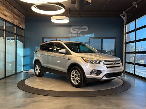 Used 2018 Ford Escape SE AWD/4WD image 1