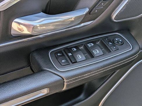 Used 2023 RAM 1500 Laramie AWD/4WD image 11