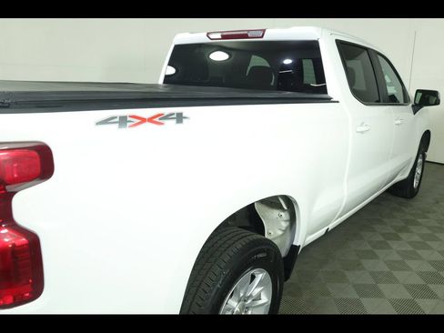 Used 2022 Chevrolet Silverado 1500 LT AWD/4WD image 19