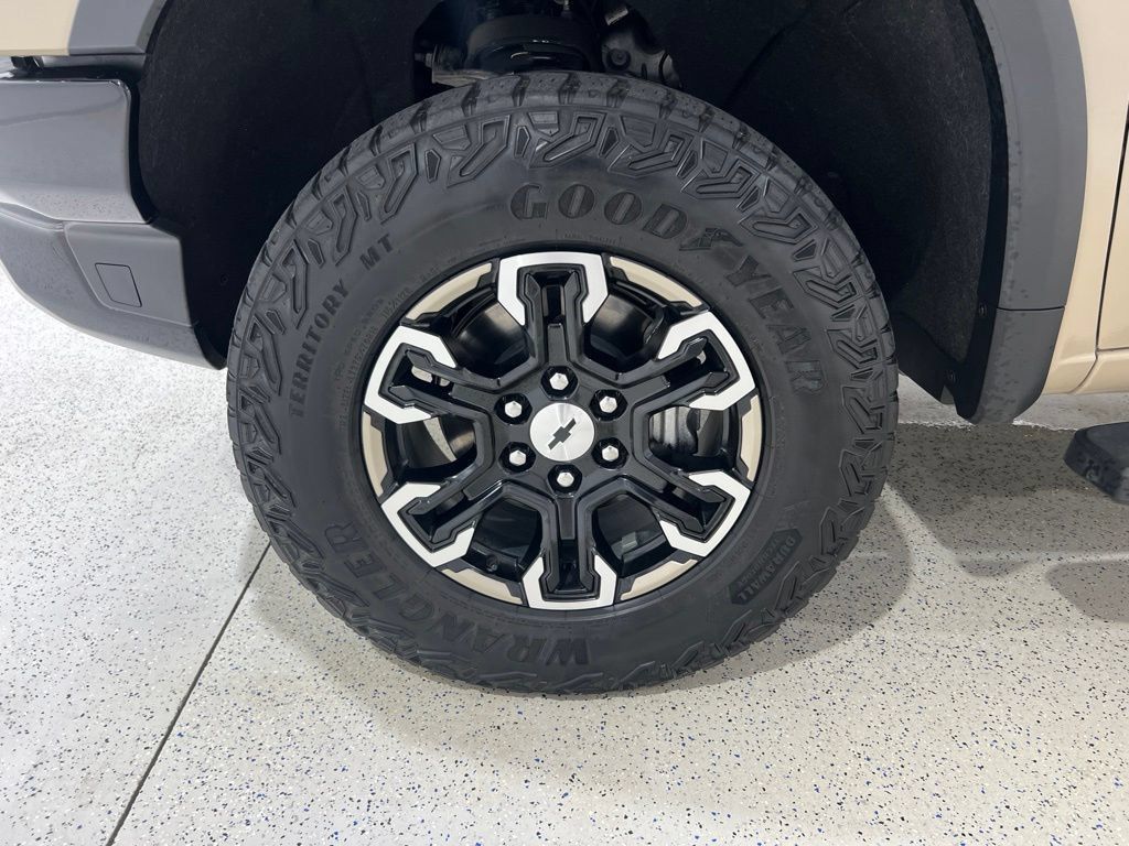 Used 2023 Chevrolet Silverado 1500 ZR2 AWD/4WD image 34
