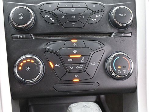 Used 2014 Ford Fusion SE w/ Equipment Group 201A image 23