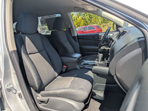 Used 2019 Nissan Pathfinder SV FWD image 33