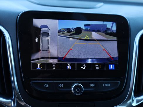 Used 2023 Chevrolet Equinox Premier image 30