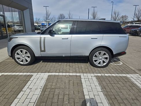Used 2023 Land Rover Range Rover SE image 8