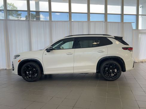 New 2026 Volkswagen Tiguan SE R-Line image 2