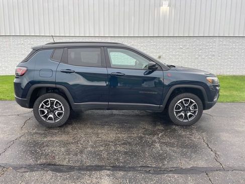 Used 2024 Jeep Compass Trailhawk w/ Trailhawk Elite Group image 16