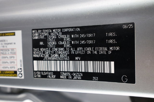 Used 2025 Toyota 4Runner SR5 AWD/4WD image 33