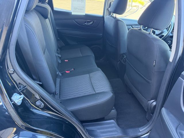 Used 2017 Nissan Rogue S w/ S Appearance Package AWD/4WD image 23