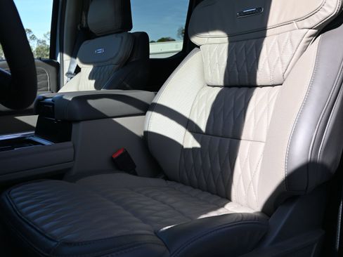 Used 2026 Ford F450 Platinum w/ Platinum Plus Package image 19