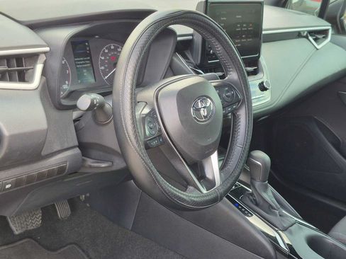 Used 2024 Toyota Corolla SE FWD image 2