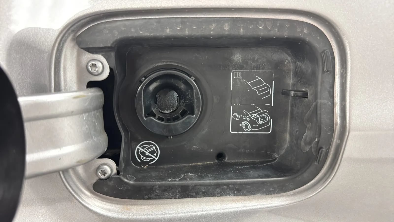 Used 2018 Chrysler 300 Limited w/ Safetytec Plus Group AWD/4WD image 36