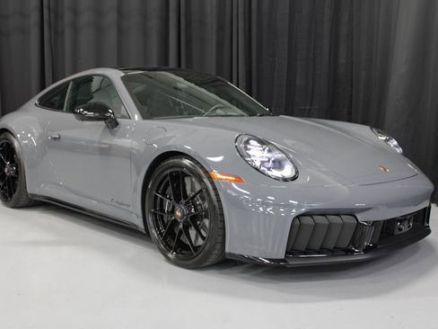 New 2025 Porsche 911 Carrera 4 GTS image 9