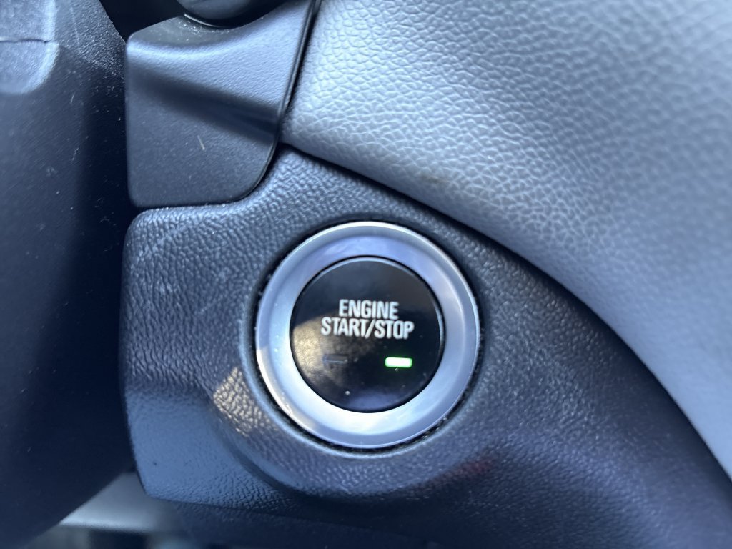 Used 2018 Chevrolet Equinox LT FWD image 32