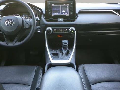 Used 2022 Toyota RAV4 XLE w/ Convenience Package FWD image 52