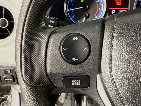 Used 2019 Toyota Corolla LE FWD image 14