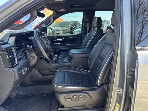 Used 2024 GMC Sierra 1500 AT4X image 15