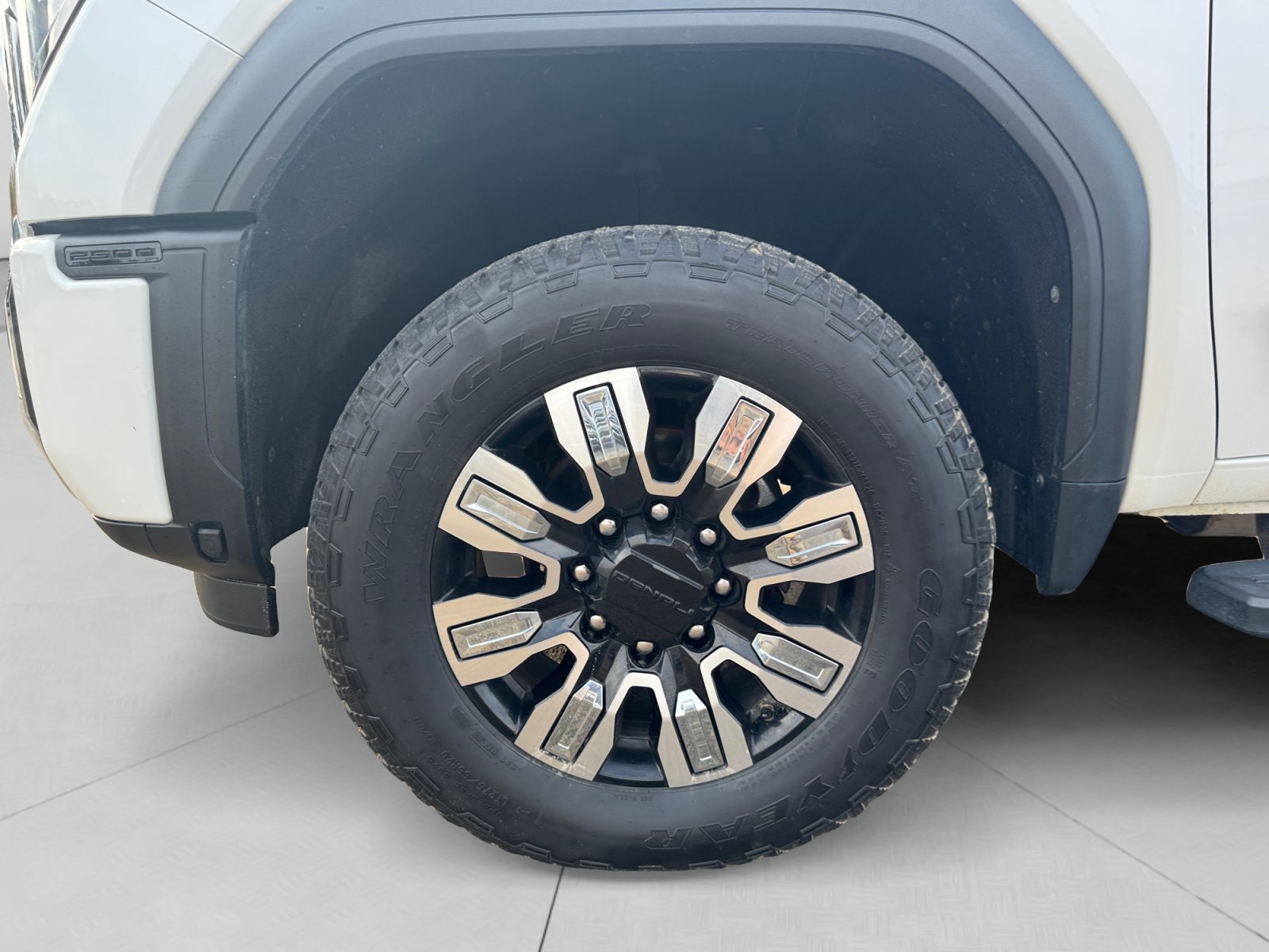 Used 2024 GMC Sierra 2500 Denali w/ Denali Reserve Package AWD/4WD image 14