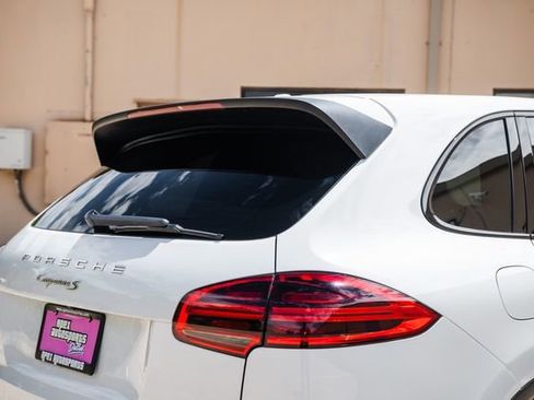 Used 2015 Porsche Cayenne S AWD/4WD image 29