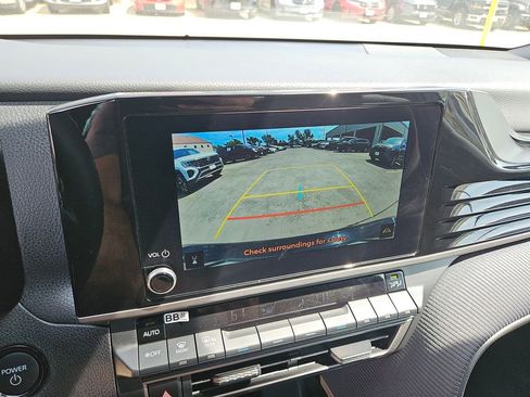 Used 2025 Toyota Camry SE image 22