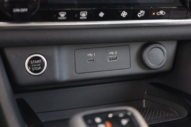 Used 2023 Nissan Rogue SV FWD image 24