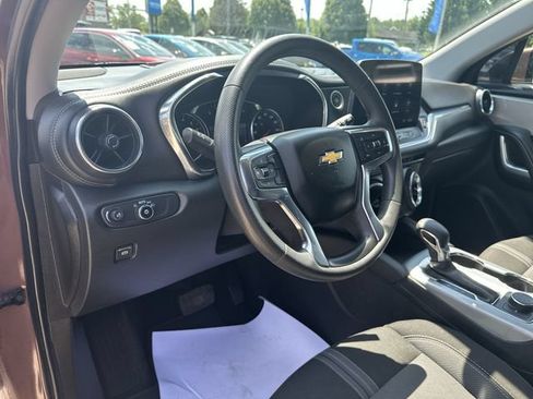 Used 2023 Chevrolet Blazer LT AWD/4WD image 11