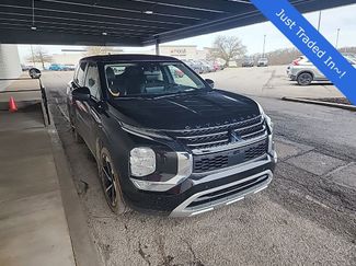 Used 2023 Mitsubishi Outlander SE video 1