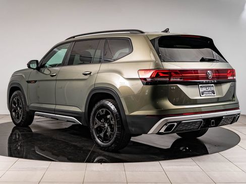 Used 2025 Volkswagen Atlas Peak Edition SE AWD/4WD image 6
