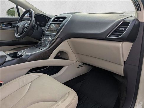 Used 2016 Lincoln MKX Reserve w/ Cargo Utility Package FWD image 21