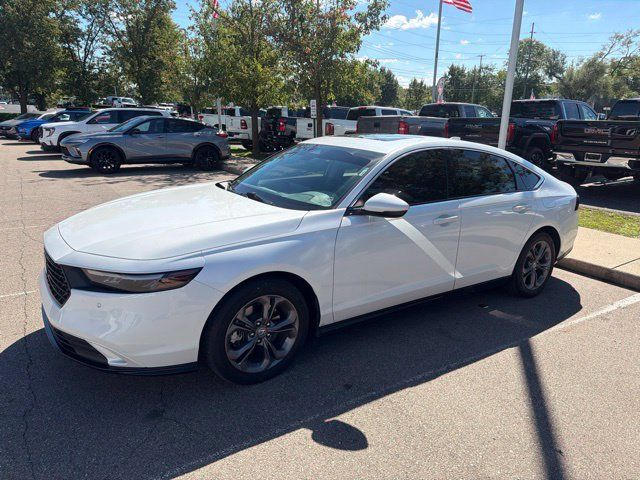 Used 2023 Honda Accord EX-L image 1