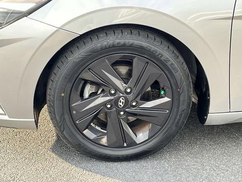 Used 2021 Hyundai Elantra SEL FWD image 11