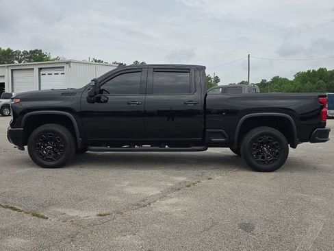Used 2024 Chevrolet Silverado 2500 LTZ w/ LTZ Plus Package AWD/4WD image 2