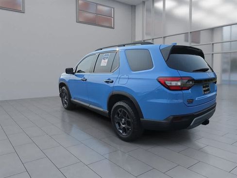 Certified 2025 Honda Pilot TrailSport image 7