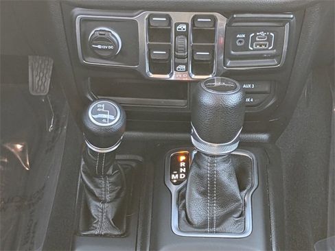 Certified 2024 Jeep Gladiator Sport image 16