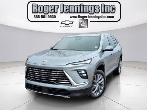 Used 2025 Buick Enclave Preferred w/ Power Package image 1