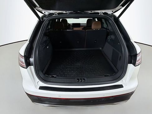 Used 2022 Lincoln Nautilus Reserve w/ Luxury Package image 16