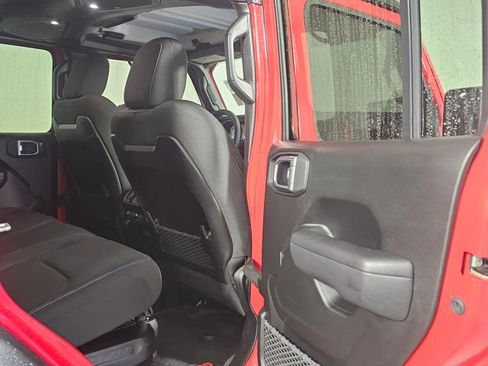 Used 2024 Jeep Wrangler Unlimited Rubicon 4xe w/ Convenience Group image 14