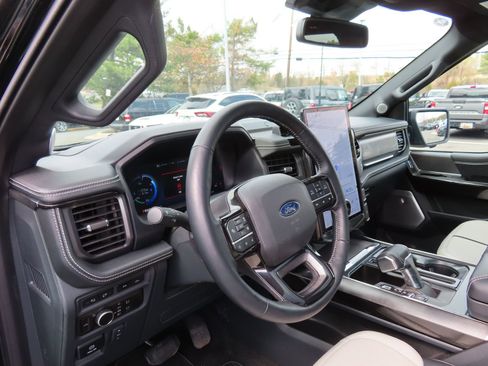 Used 2024 Ford F150 Lightning Platinum image 19