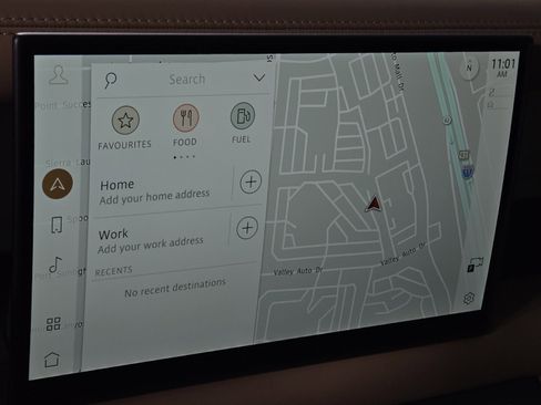 Used 2025 Land Rover Defender 110 S image 28