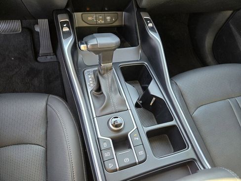 Certified 2025 Kia Sorento S w/ Panoramic Sunroof Package image 22